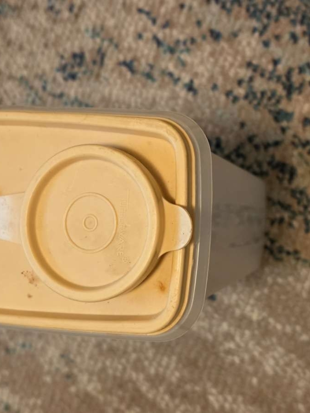 Tupperware Cream Rectangular Food Storage Container with Lid - Picture 3 of 4